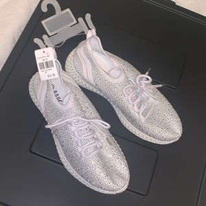 White dazzled sneakers